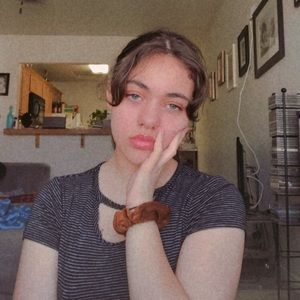 Meet your Posher, Lydia